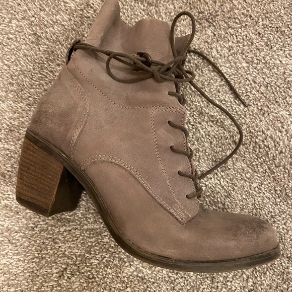 Steve Madden booties - Picture 3 of 4